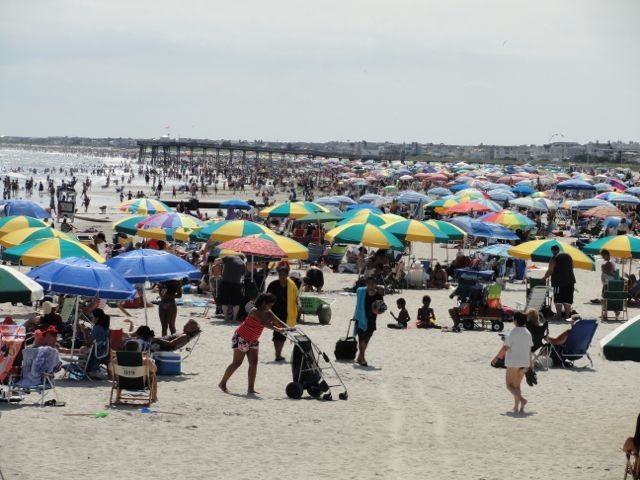 Crowded-Beach-640x480.jpg