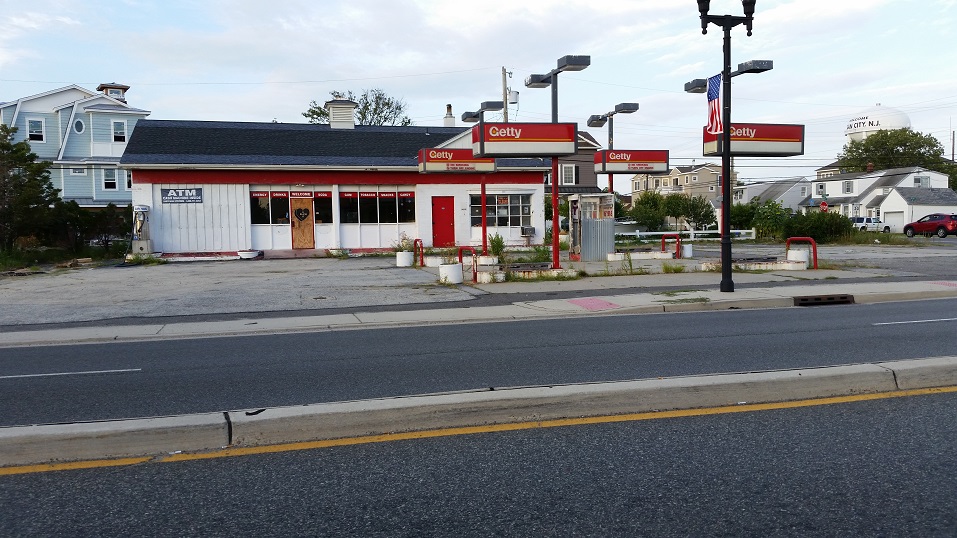 The old Getty gas station at the corner of Ninth Street and Bay Avenue is one of the targets of an ordinance that gives the city the option of condemning blighted properties.