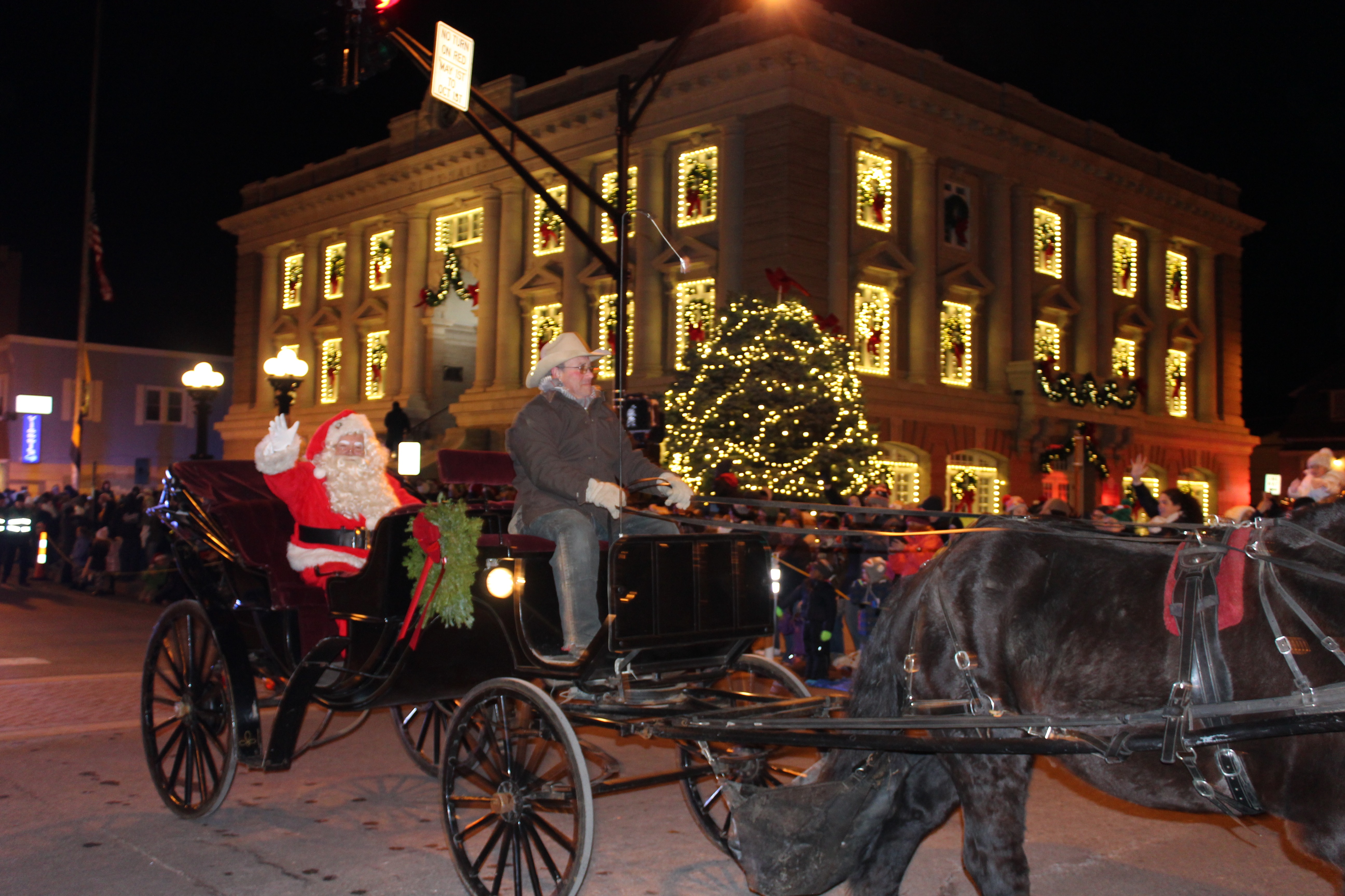 Ocean City Christmas Parade Delights Thousands of