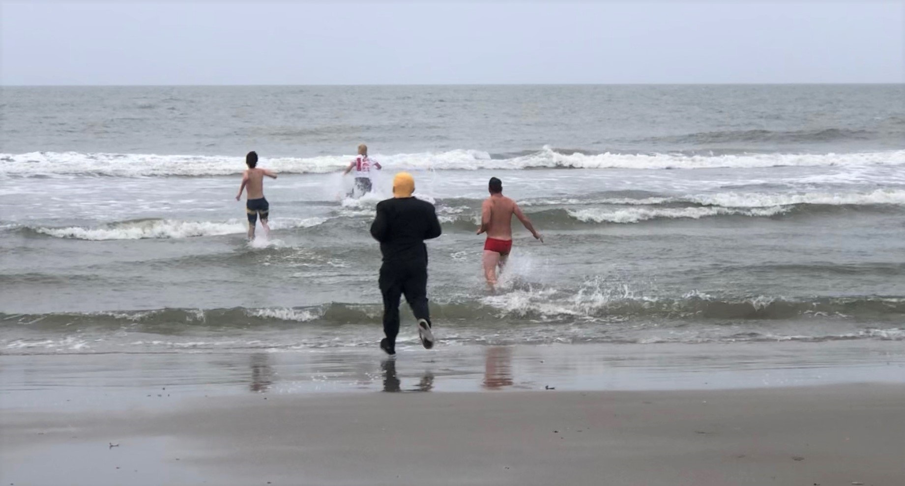 Ocean City Residents Wash Away 2020 With “First Dip” OCNJ Daily
