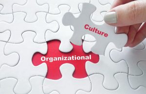 Gerri Huck of Akonis Explores The Impact of Leadership on Organizational Culture