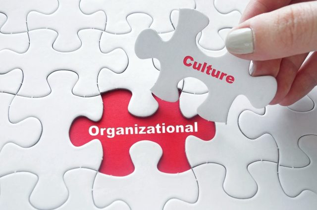 Gerri Huck of Akonis Explores The Impact of Leadership on Organizational Culture